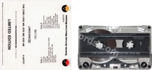 Kiss me kiss me kiss me (issued 1987). Elektra paper sleeve. - Thanks to orbinski.